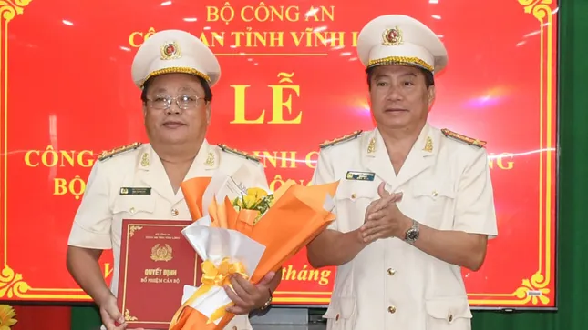 Công bố quyết định của Bộ trưởng Bộ Công an với Công an tỉnh Vĩnh Long ảnh 1