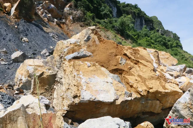 Cảnh tượng kinh hoàng ở Ninh Bình, nghìn khối đá ụp xuống sau tiếng nổ như bom ảnh 3