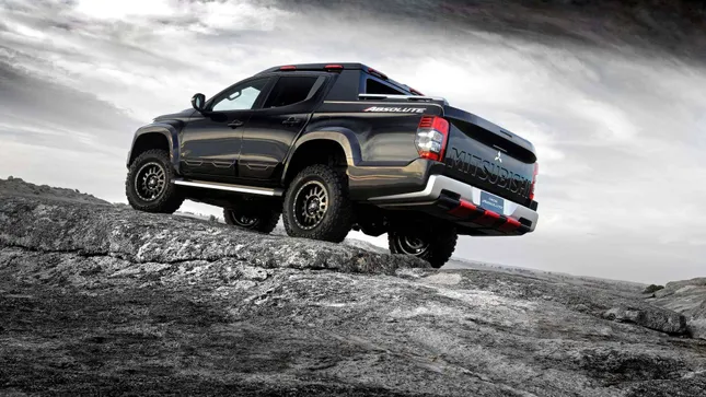 Ford Ranger Raptor sắp có đối thủ từ Mitsubishi? ảnh 1
