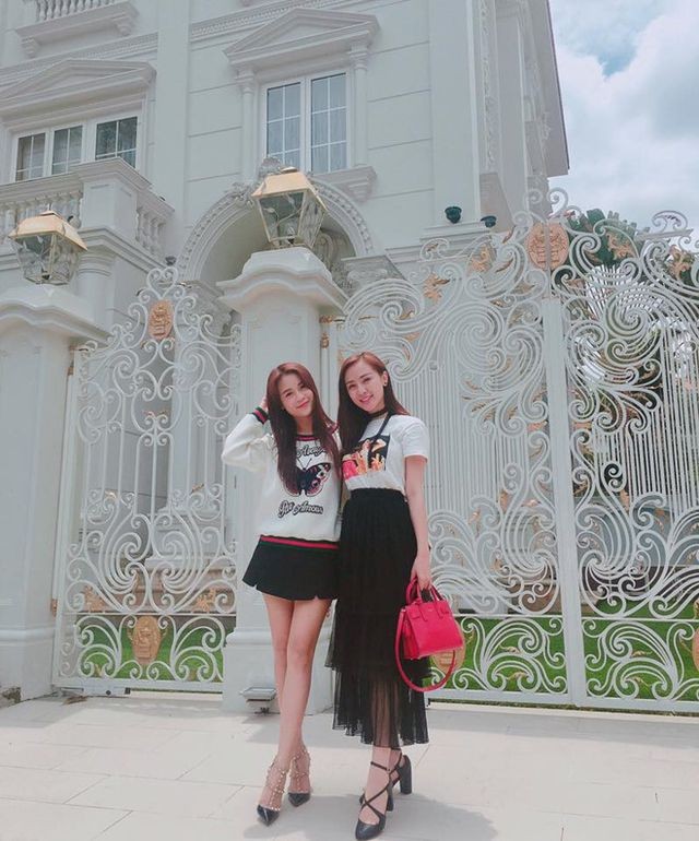 Những hot girl nổi tiếng tự sắm nhà, tậu xe khi còn rất trẻ ảnh 6
