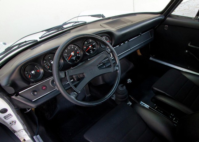 Porsche 911 cổ 'siêu hiếm' được đấu giá hàng tỷ đồng ảnh 6