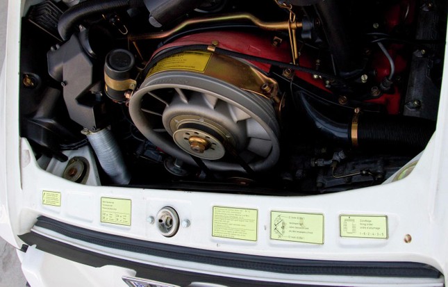 Porsche 911 cổ 'siêu hiếm' được đấu giá hàng tỷ đồng ảnh 8