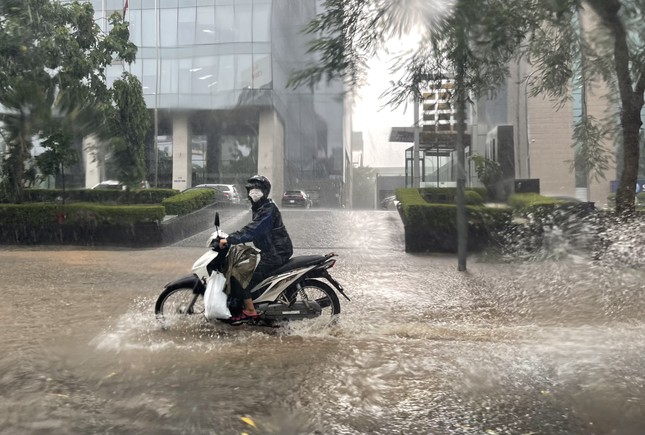 Những tỉnh có khả năng hứng mưa dữ dội nhất dịp này ảnh 1