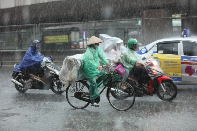 Mưa lớn tiếp tục bao trùm miền Bắc ảnh 1
