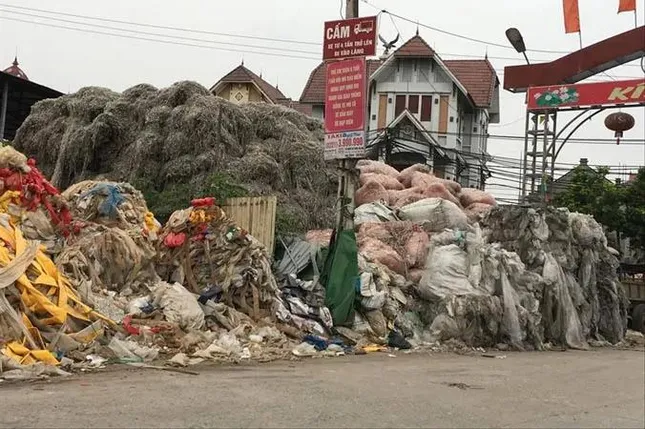 Tìm giải pháp phục hồi môi trường ở điểm nóng ô nhiễm ảnh 1