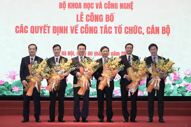 Phân công nhiệm vụ giữa Bộ trưởng, các Thứ trưởng Bộ Khoa học và Công nghệ ảnh 1