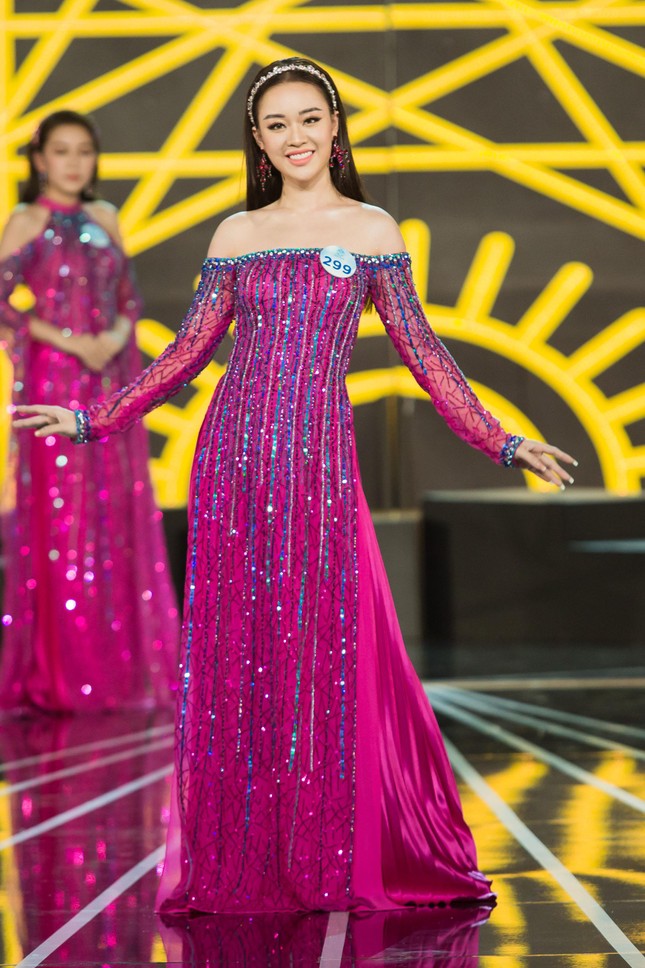 Thí sinh Chung khảo Miss World Việt Nam khoe hình thể với áo dài cách điệu ảnh 9