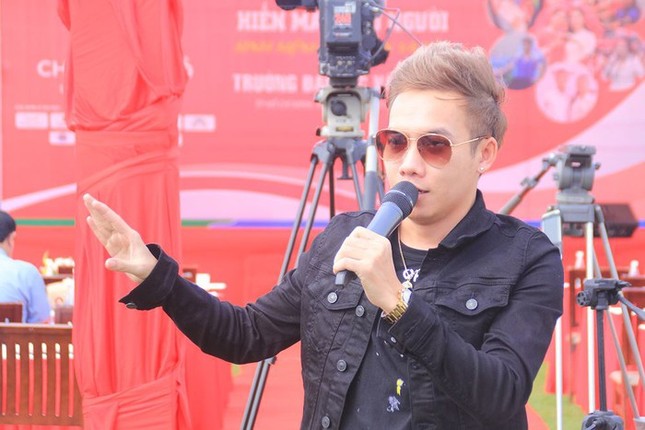 Hàng loạt ca sĩ bức xúc vì địa ốc Alibaba cho làm khách mời... bất đắc dĩ ảnh 2