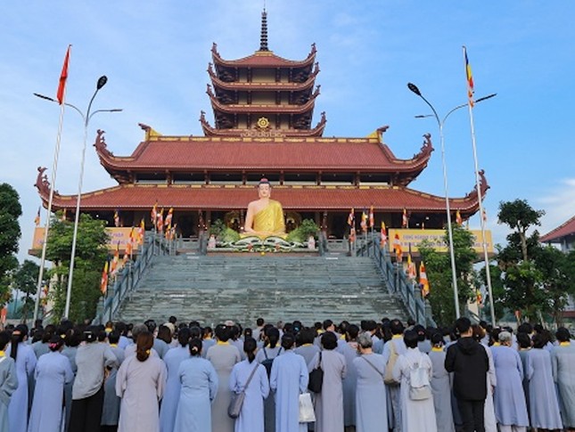  Du lịch tâm linh hút khách dịp Đại lễ Vesak ảnh 1