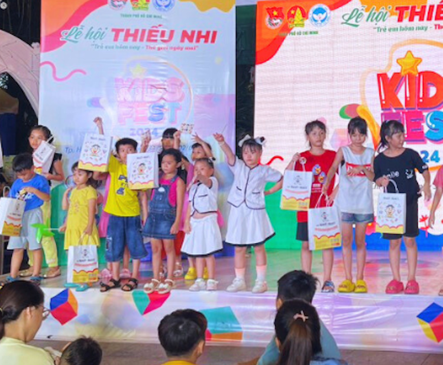 Điều khiển robot, khám phá thiên văn học tại Lễ hội Thiếu nhi TPHCM ảnh 3