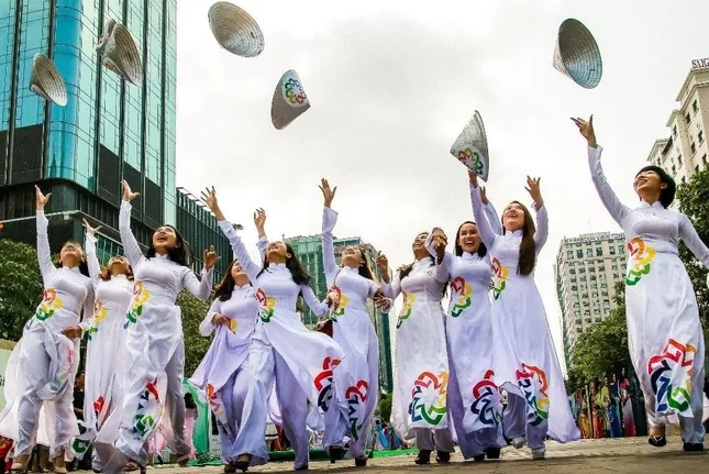 Cuộc thi nhiếp ảnh &apos;Sài Gòn- Sắc màu mới&apos; quy tụ cả 2 địa phương Bà Rịa- Vũng Tàu và Bình Dương ảnh 1