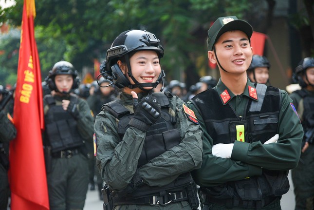 Lê Hà Anh - ‘Bông hồng thép’ của Học viện Cảnh sát Nhân dân dẫn đầu khối Nữ Chiến sĩ Cảnh sát đặc nhiệm sáng 7/5 ảnh 4
