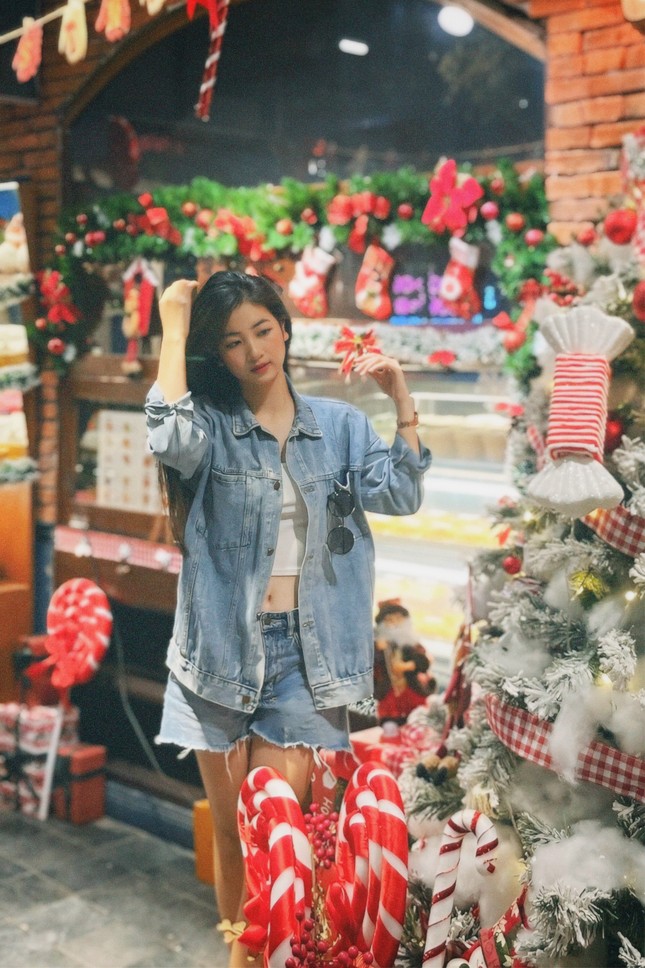 Nữ diễn viên truyền hình tỏa sáng trong bộ ảnh Giáng sinh và hành trình chinh phục màn ảnh nhỏ ảnh 6