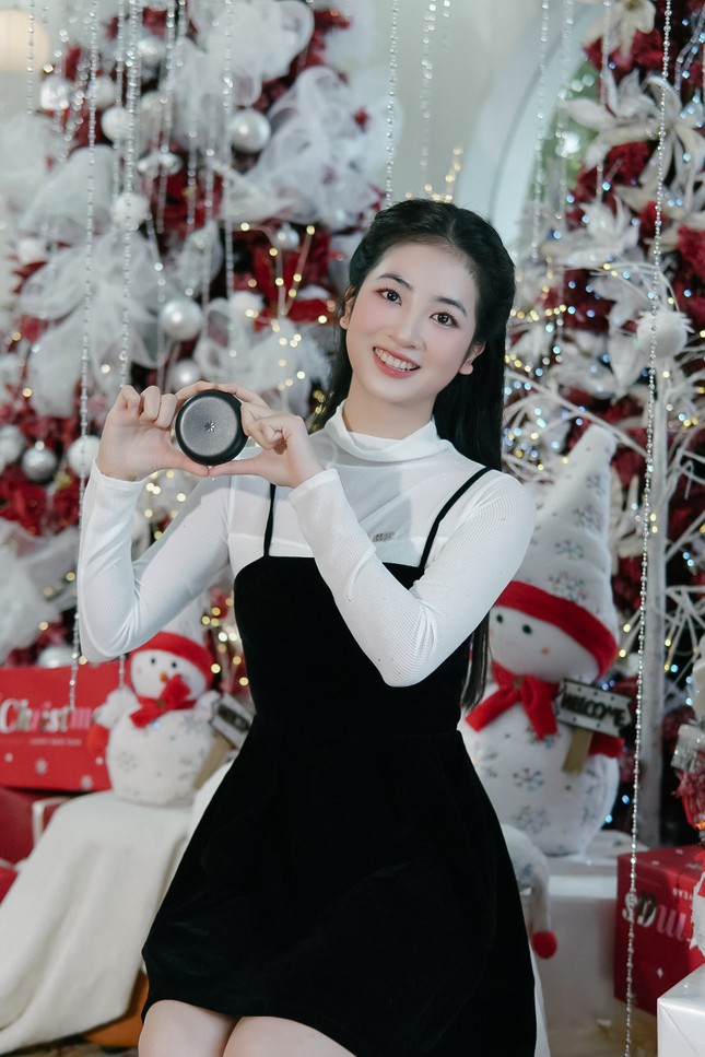 Nữ diễn viên truyền hình tỏa sáng trong bộ ảnh Giáng sinh và hành trình chinh phục màn ảnh nhỏ ảnh 3