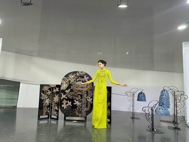Trần Minh Thu quê Kon Tum trở thành Hoa khôi trường Thương mại ngay từ năm thứ nhất ảnh 8