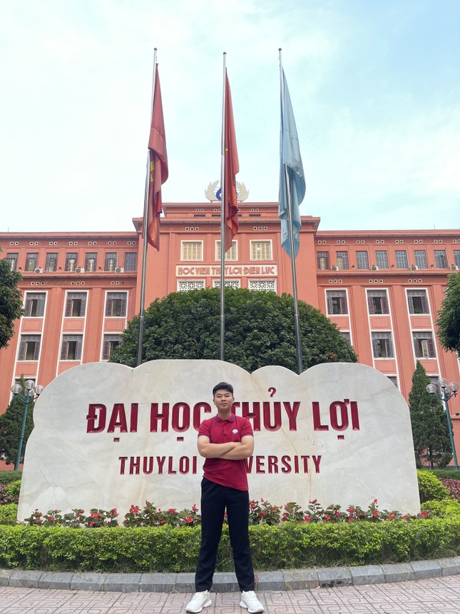Nam thủ khoa kép ngành Công nghệ kỹ thuật xây dựng và hành trình chinh phục chuỗi giải thưởng học thuật ảnh 1