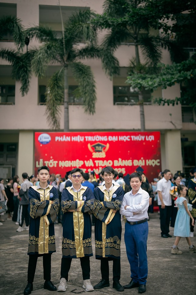 Nam thủ khoa kép ngành Công nghệ kỹ thuật xây dựng và hành trình chinh phục chuỗi giải thưởng học thuật ảnh 4