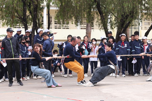 'Hoa hậu Việt Nam' Tiểu Vy khoe giọng hát 'gây choáng' khiến netizen xôn xao ảnh 4