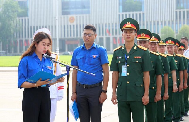 Nữ đảng viên sinh viên yêu mãnh liệt các hoạt động đoàn thể và múa ảnh 2