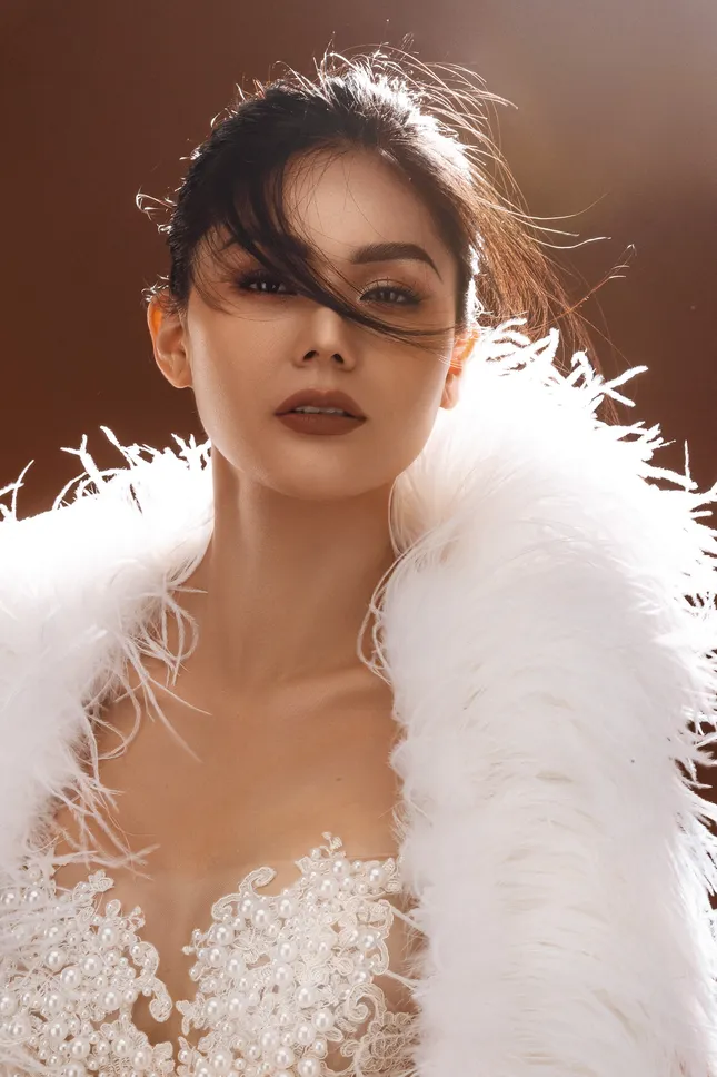 Hoa hậu Kim Nguyên: “Tôi chọn lối sống kín kẽ để luôn thấy bình yên“ ảnh 1