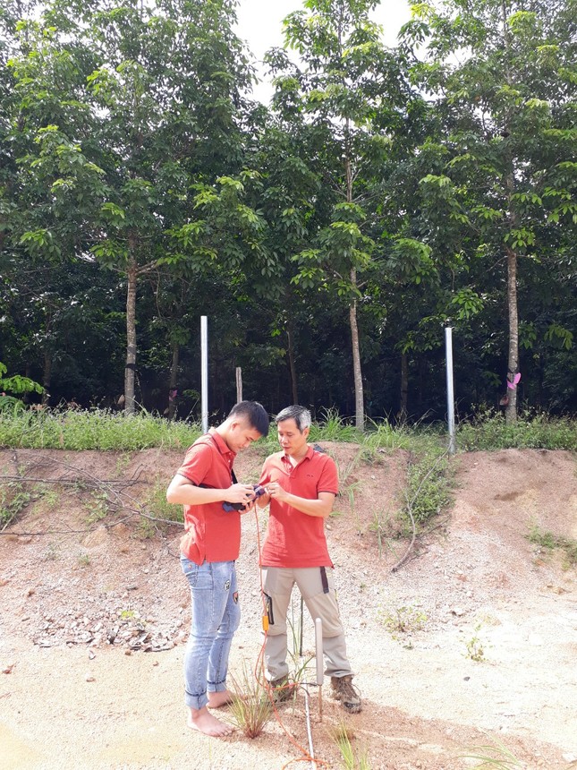 Chàng trai lớp 11 với nghiên cứu tìm nước ngầm cho bà con miền Trung ảnh 2