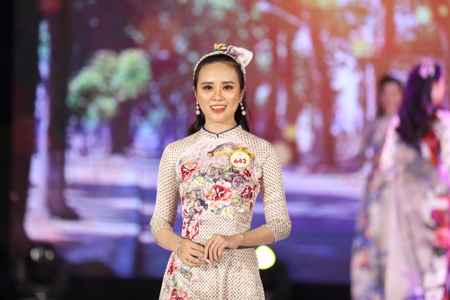 Người đẹp được yêu thích nhất Hutech: Bùn dưới chân nhưng nắng ở trên đầu ảnh 7