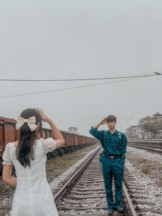 Bộ ảnh ‘Tiễn người yêu lên đường nhập ngũ’ của đôi bạn đến từ Quảng Ninh ảnh 18