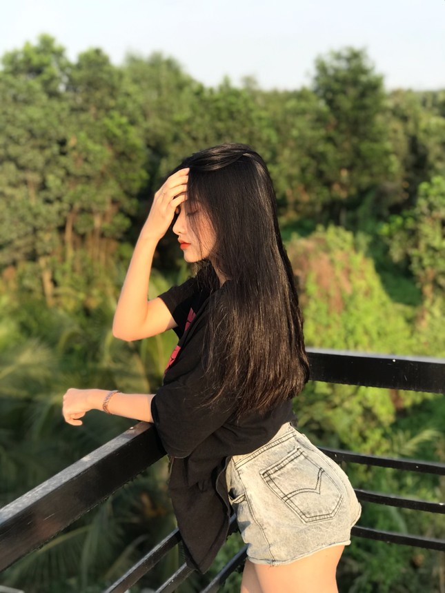 Cô gái xinh đẹp 17 tuổi: Hạnh phúc với những đồng tiền làm ra nhờ đam mê mẫu ảnh ảnh 9