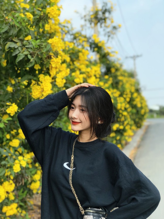 Cô gái xinh đẹp 17 tuổi: Hạnh phúc với những đồng tiền làm ra nhờ đam mê mẫu ảnh ảnh 2