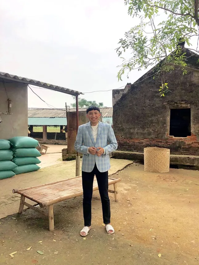 Chàng công nhân trại gà và ước mơ trở thành diễn viên nổi tiếng ảnh 1