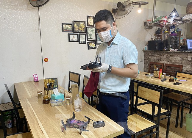 Đưa đồ ăn bằng máy bay độc lạ trong mùa dịch ở Hà Nội ảnh 4