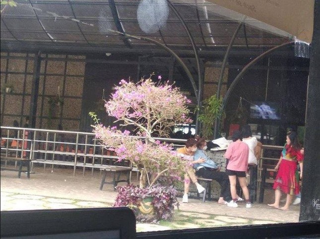 Lan Ngọc và Minh Hằng có phản ứng giống hệt nhau khi lộ chuyện hẹn hò ảnh 2