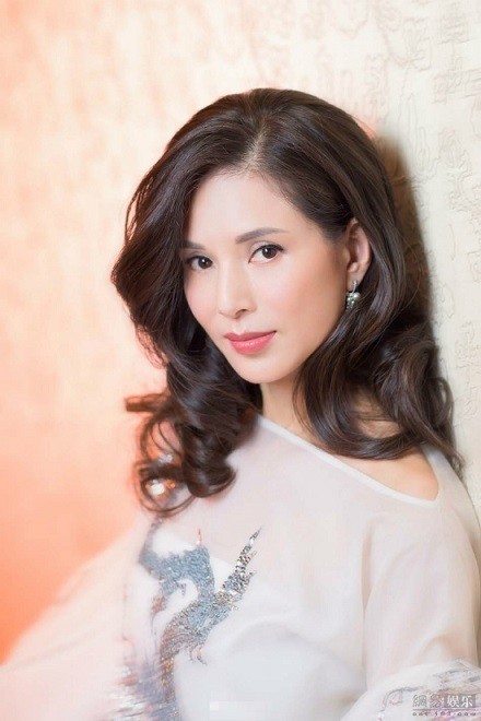 Mỹ nhân “Anh hùng xạ điêu” bị chê bai miệt thị vì không kết hôn sinh con ảnh 2