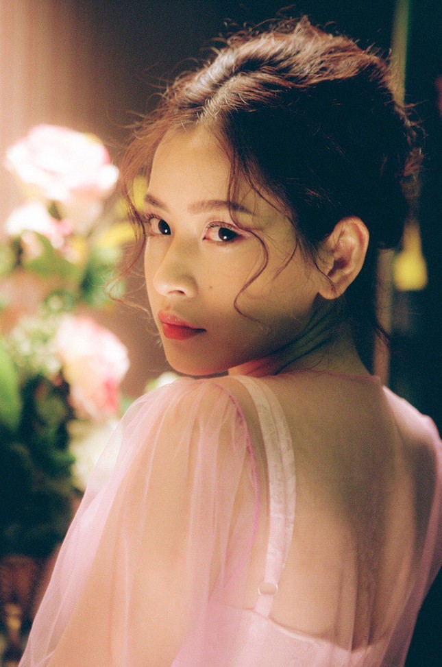 Chi Pu: từ hot girl dễ thương đến cô nàng lắm chiêu đầy quyến rũ của showbiz Việt ảnh 4