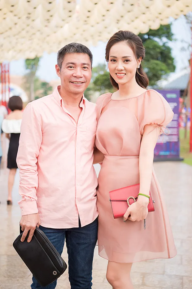 Nghệ sĩ Công Lý hài hước, bạn gái kém 15 tuổi cực xinh đẹp trong bộ ảnh cưới ảnh 1