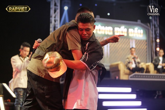 “Màn chuyển nhượng lịch sử” khiến fan vỡ òa cảm xúc trong “Rap Việt“ ảnh 11