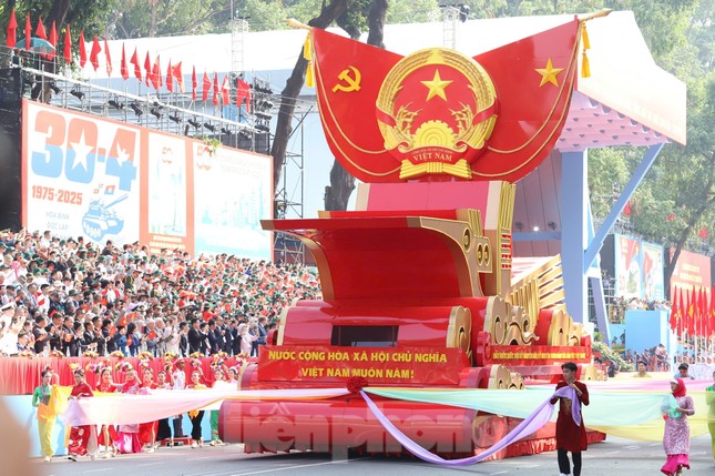Ấn tượng màn diễu binh của Quân đội, Công an ảnh 1