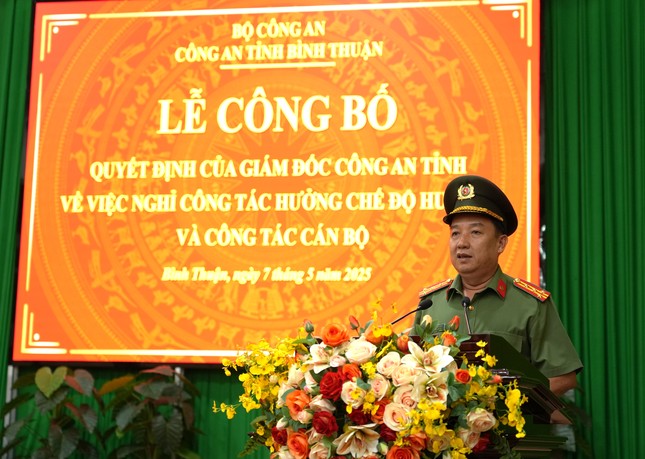 Hơn 30 lãnh đạo cấp phòng, đội của Công an tỉnh Bình Thuận nghỉ hưu trước tuổi ảnh 2