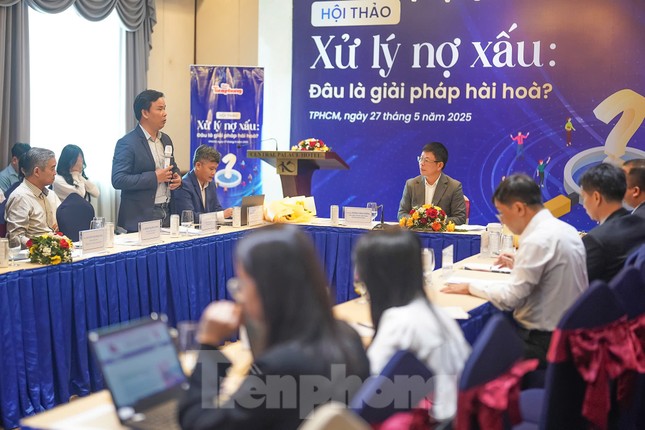 Quan hệ tín dụng: Người đi vay luôn ở 'cửa' dưới? ảnh 2
