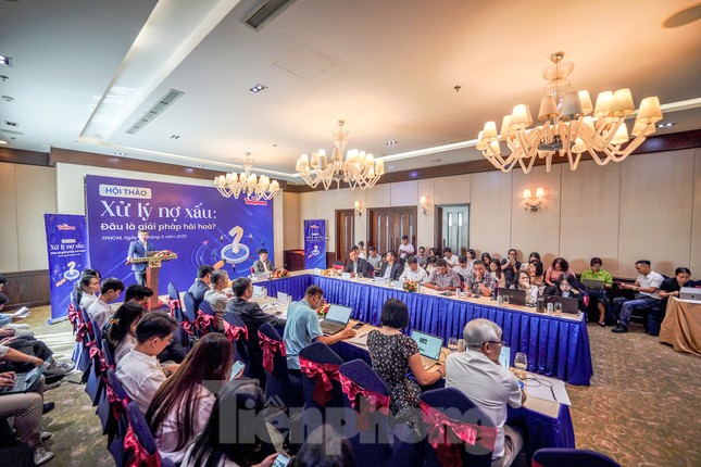 Thu giữ tài sản có giải quyết tận gốc nợ xấu? ảnh 2