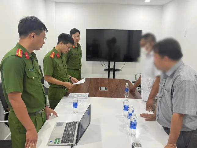 Khởi tố 17 đối tượng làm giả kết quả phân tích, quan trắc môi trường ảnh 1