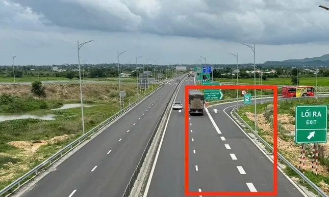 Điều chỉnh vạch sơn bị phản ánh gây khó cho tài xế trên cao tốc Vĩnh Hảo - Phan Thiết ảnh 1