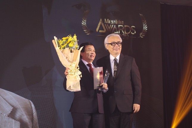 Nhà giáo duy nhất được vinh danh tại lễ trao giải Men&life Awards ảnh 1