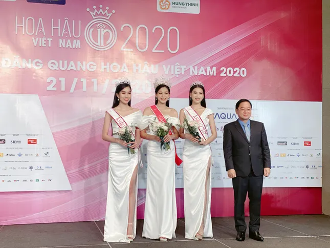 Top 3 Hoa Hậu Việt Nam 2020 lần đầu xuất hiện sau đăng quang, sẵn sàng giao lưu trực tuyến ảnh 2