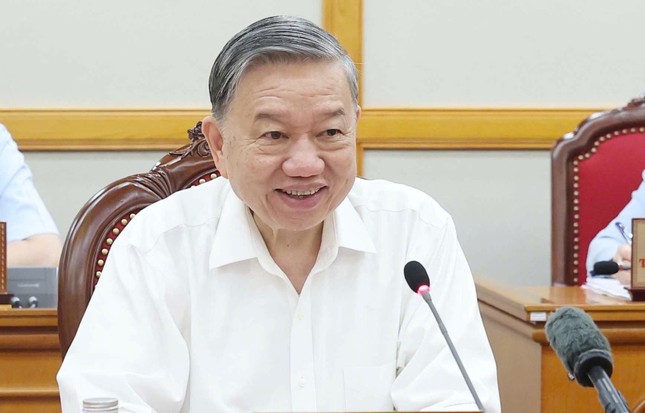 Tổng Bí thư: Tiểu học và THCS dạy 2 buổi/ngày, miễn học phí từ năm tới ảnh 1