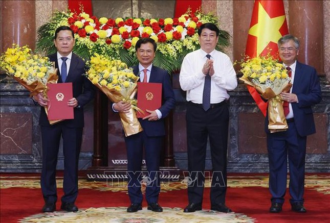 Chủ tịch nước trao quyết định bổ nhiệm các Phó chủ nhiệm Văn phòng Chủ tịch nước ảnh 2
