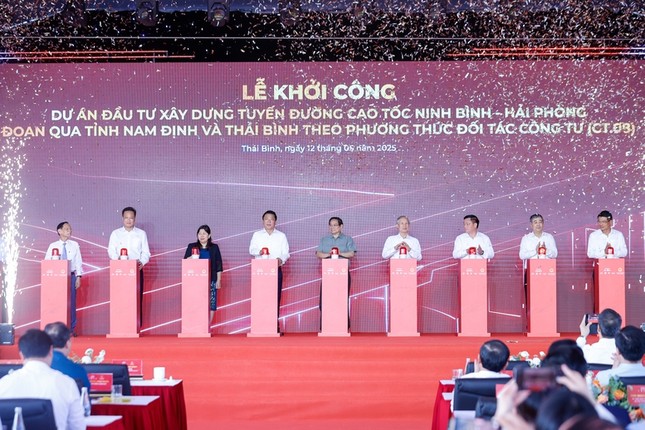 Thủ tướng dự lễ khởi công dự án cao tốc qua Nam Định, Thái Bình ảnh 2