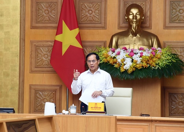 Phó Thủ tướng chỉ đạo &apos;nóng&apos;: Kiểm tra xử lý ngay khi người dân phản ánh hàng giả ảnh 1