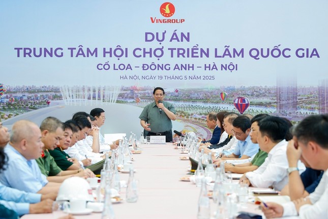 Thủ tướng Phạm Minh Chính kiểm tra tiến độ xây dựng Trung tâm Hội chợ Triển lãm Quốc gia ảnh 3