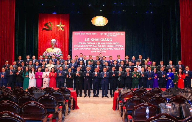 Khai giảng Lớp bồi dưỡng, cập nhật kiến thức, kỹ năng với cán bộ quy hoạch Ủy viên Trung ương Đảng khóa XIV ảnh 3
